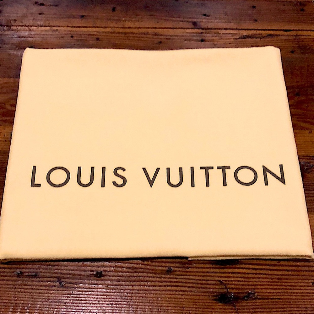 TRAVEL BAG DUST COVER HUGE!  LOUIS VUITTON